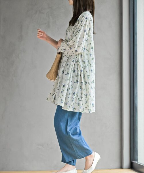 rps（アールピーエス）の「刺繍×花柄プリント７分袖シャツワンピース（シャツワンピース・レディース・グレイッシュベージュ/オフホワイト/ネイビー・フリー）」の7枚目の写真