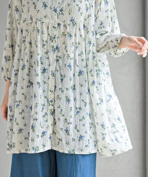 rps（アールピーエス）の「刺繍×花柄プリント７分袖シャツワンピース（シャツワンピース・レディース・グレイッシュベージュ/オフホワイト/ネイビー・フリー）」の11枚目の写真