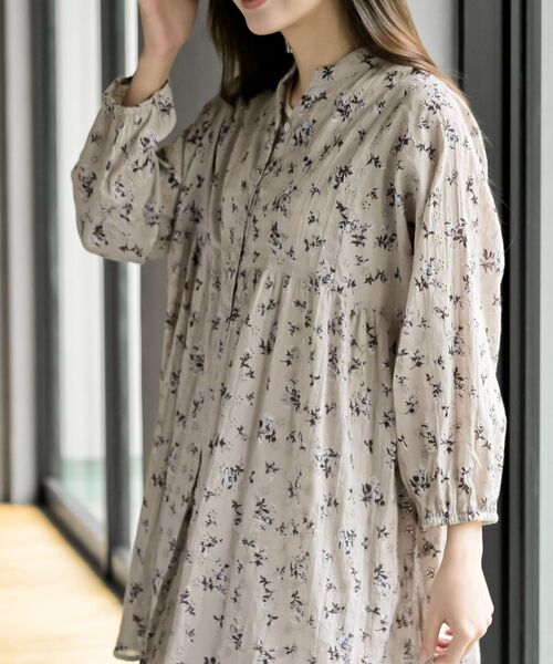 rps（アールピーエス）の「刺繍×花柄プリント７分袖シャツワンピース（シャツワンピース・レディース・グレイッシュベージュ/オフホワイト/ネイビー・フリー）」の16枚目の写真