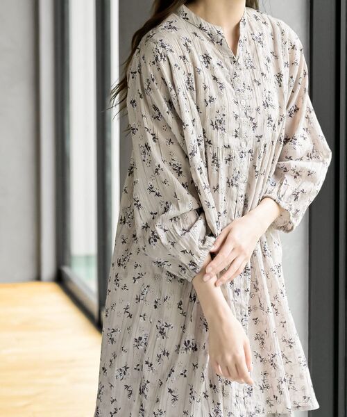 rps（アールピーエス）の「刺繍×花柄プリント７分袖シャツワンピース（シャツワンピース・レディース・グレイッシュベージュ/オフホワイト/ネイビー・フリー）」の18枚目の写真