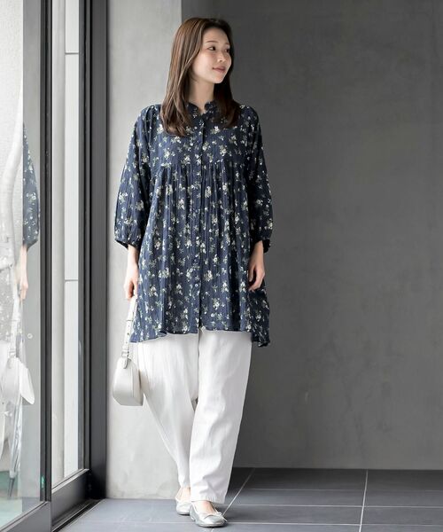 rps（アールピーエス）の「刺繍×花柄プリント７分袖シャツワンピース（シャツワンピース・レディース・グレイッシュベージュ/オフホワイト/ネイビー・フリー）」の20枚目の写真