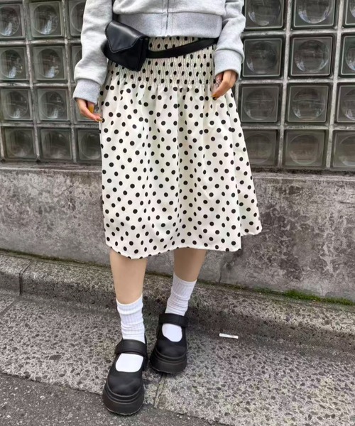 mebole(メボレ)の「シャーリングドットミディスカート(スカート・レディース・アイボリー・FREE)」の6枚目の写真