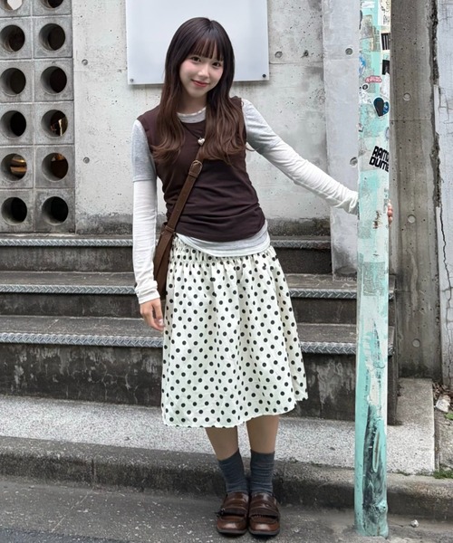 mebole(メボレ)の「シャーリングドットミディスカート(スカート・レディース・アイボリー・FREE)」の4枚目の写真