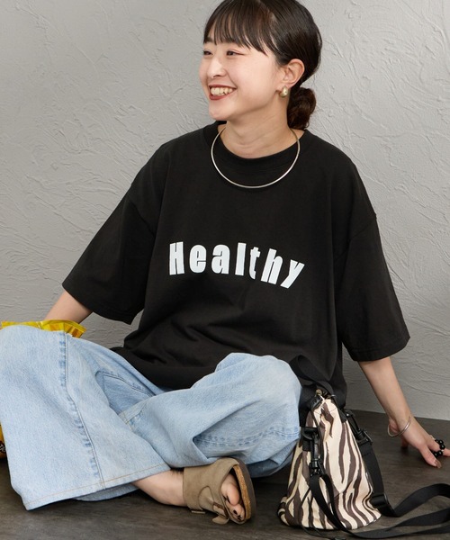 FUNG（ファング）の「[FUNG/ファング] HEALTHY カットオフ プリントＴシャツ（Tシャツ/カットソー・レディース・ブラック/ホワイト・M）」の2枚目の写真