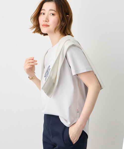 Petit Honfleur(プチオンフルール)の「【Liberty】リバティプリントロゴ刺しゅうTシャツ【オーガニックコットンブレンド・UVカット・接触冷感】(Tシャツ/カットソー・レディース・グレー/ホワイト・M/L)」の5枚目の写真