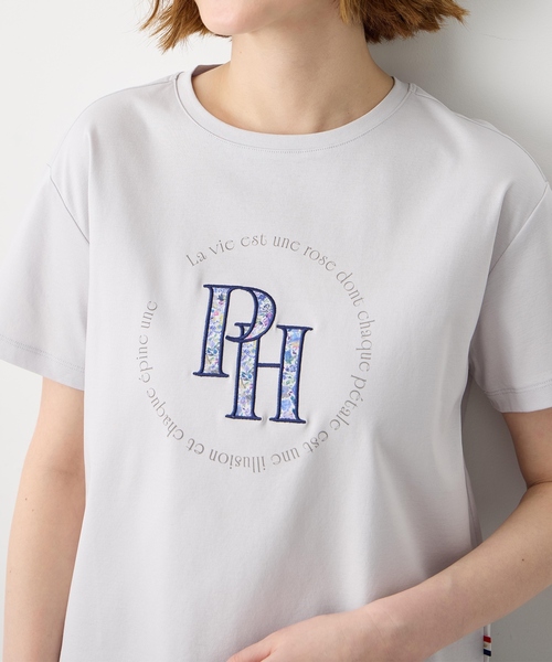 Petit Honfleur（プチオンフルール）の「【Liberty】リバティプリントロゴ刺しゅうTシャツ【オーガニックコットンブレンド・UVカット・接触冷感】（Tシャツ/カットソー・レディース・グレー/ホワイト・M/L）」の11枚目の写真