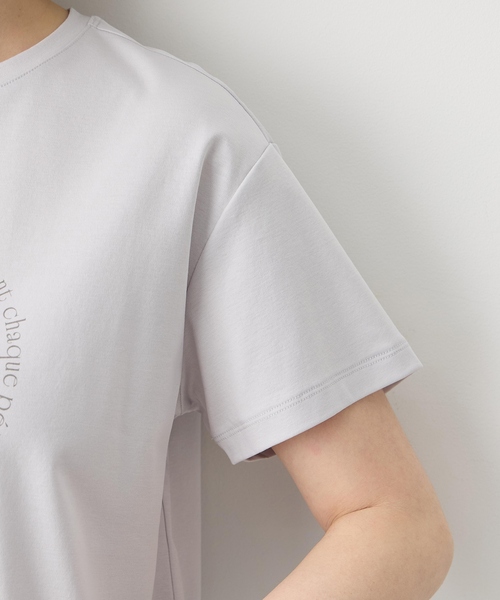 Petit Honfleur(プチオンフルール)の「【Liberty】リバティプリントロゴ刺しゅうTシャツ【オーガニックコットンブレンド・UVカット・接触冷感】(Tシャツ/カットソー・レディース・グレー/ホワイト・M/L)」の13枚目の写真