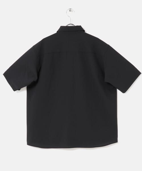 URBAN RESEARCH ROSSO MEN(アーバンリサーチロッソメン)の「『WEB限定』『XLサイズあり』『吸水速乾』Air Stretch レギュラーカラーシャツ(シャツ/ブラウス・メンズ・ブラック/ブラウン/ネイビー/チャコールグレー・X-LARGE/LARGE/MEDIUM/SMALL)」の17枚目の写真