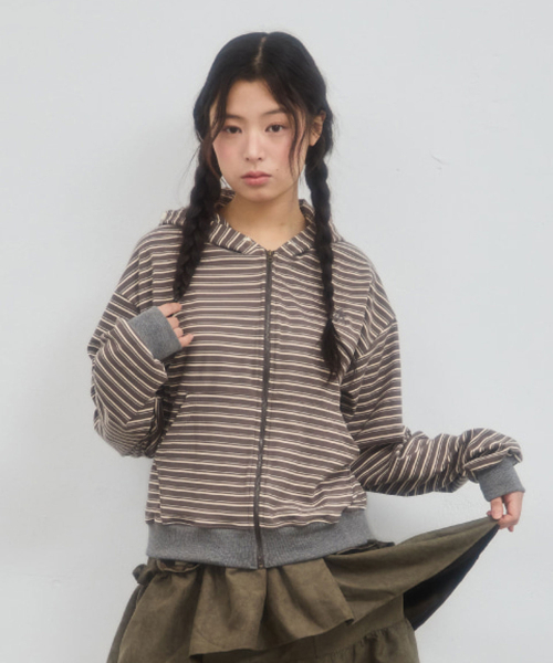 LETERIE（レテリー）の「DOUBLE STRIPE HOOD ZIP-UP_GREY（パーカー・レディース・アッシュグレー・FREE）」の2枚目の写真