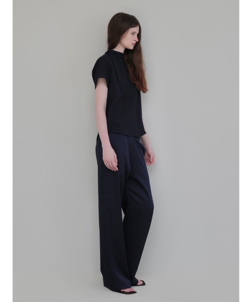 NOWNS(ナウンス)の「Alma | Satin sleek pants(その他パンツ・レディース・ライトベージュ/ブラック/ネイビー・FREE)」の15枚目の写真