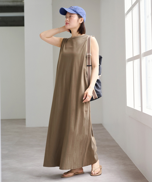 U by SPICK&SPAN(ユーバイスピックアンドスパン)の「ショルダータックロングワンピース(ワンピース・レディース・イエロー/ブラック/カーキ・FREE)」の2枚目の写真