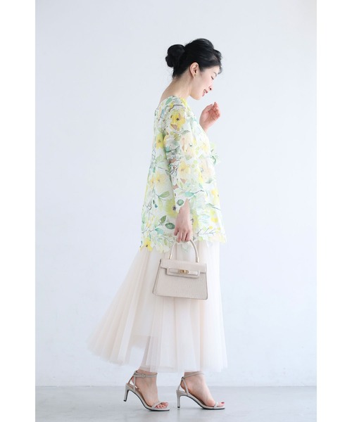 cawaii(カワイイ)の「オーロラビジュー煌めく花柄カッティングレースブラウストップス(シャツ/ブラウス・レディース・イエロー・FREE)」の9枚目の写真
