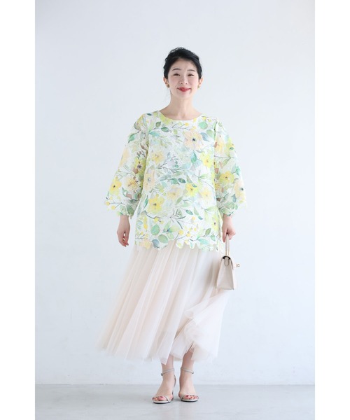 cawaii(カワイイ)の「オーロラビジュー煌めく花柄カッティングレースブラウストップス(シャツ/ブラウス・レディース・イエロー・FREE)」の13枚目の写真