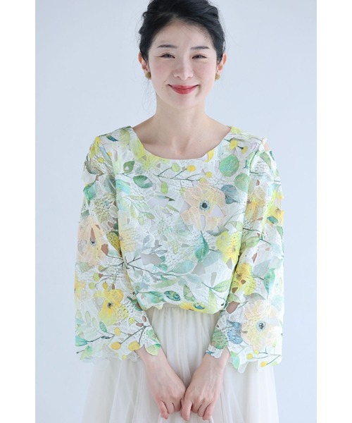cawaii(カワイイ)の「オーロラビジュー煌めく花柄カッティングレースブラウストップス(シャツ/ブラウス・レディース・イエロー・FREE)」の14枚目の写真