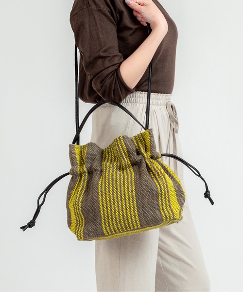 TARANGO(タランゴ)の「【TARANGO】麻ジュート×本革バッグ 巾着バッグ ハンドバッグ チェック柄(かごバッグ・レディース・グリーン系その他/ブラック×ホワイト/イエロー系その他/ピンク系その他・FREE)」の4枚目の写真