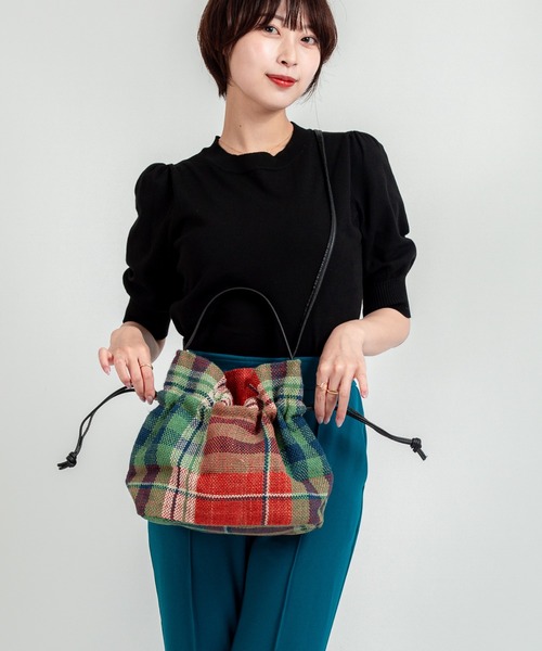 TARANGO(タランゴ)の「【TARANGO】麻ジュート×本革バッグ 巾着バッグ ハンドバッグ チェック柄(かごバッグ・レディース・グリーン系その他/ブラック×ホワイト/イエロー系その他/ピンク系その他・FREE)」の5枚目の写真