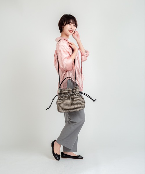 TARANGO(タランゴ)の「【TARANGO】麻ジュート×本革バッグ 巾着バッグ ハンドバッグ チェック柄(かごバッグ・レディース・グリーン系その他/ブラック×ホワイト/イエロー系その他/ピンク系その他・FREE)」の15枚目の写真