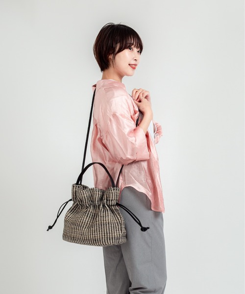 TARANGO(タランゴ)の「【TARANGO】麻ジュート×本革バッグ 巾着バッグ ハンドバッグ チェック柄(かごバッグ・レディース・グリーン系その他/ブラック×ホワイト/イエロー系その他/ピンク系その他・FREE)」の14枚目の写真