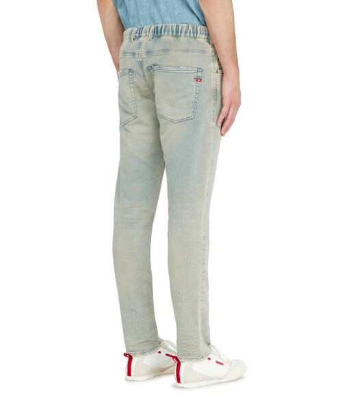 DIESEL(ディーゼル)の「メンズ デニムパンツ ジョグジーンズ 2032 D-KROOLEY-BW JO(デニムパンツ・メンズ・ライトブルー・32inch/30inch/28inch/34inch)」の4枚目の写真