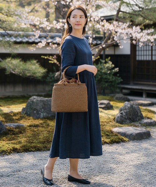 sankyo shokai(サンキョウショウカイ)の「かごバッグ 山葡萄 六角花編み(かごバッグ・レディース・ブラウン・FREE)」の4枚目の写真