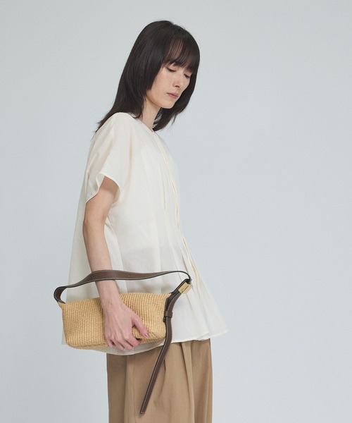 qualite(カリテ)の「ウエストタックブラウス 夏服 オフィスカジュアル きれいめ 羽織り(シャツ/ブラウス・レディース・ブラウン/オフホワイト/ブルー・フリー)」の8枚目の写真