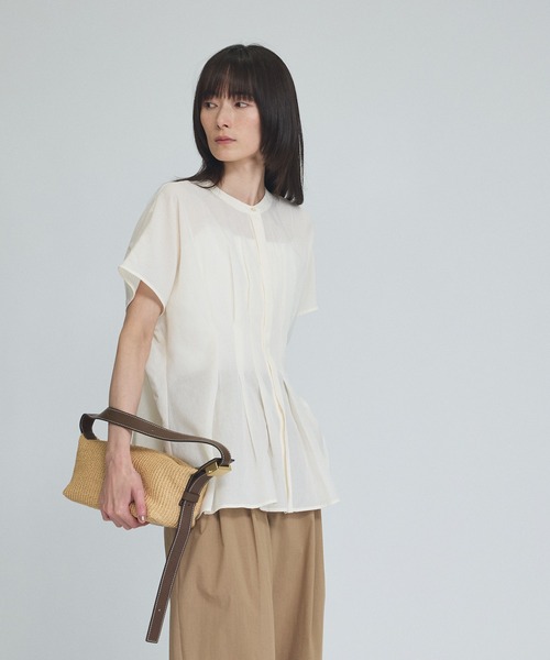 qualite(カリテ)の「ウエストタックブラウス 夏服 オフィスカジュアル きれいめ 羽織り(シャツ/ブラウス・レディース・ブラウン/オフホワイト/ブルー・フリー)」の9枚目の写真