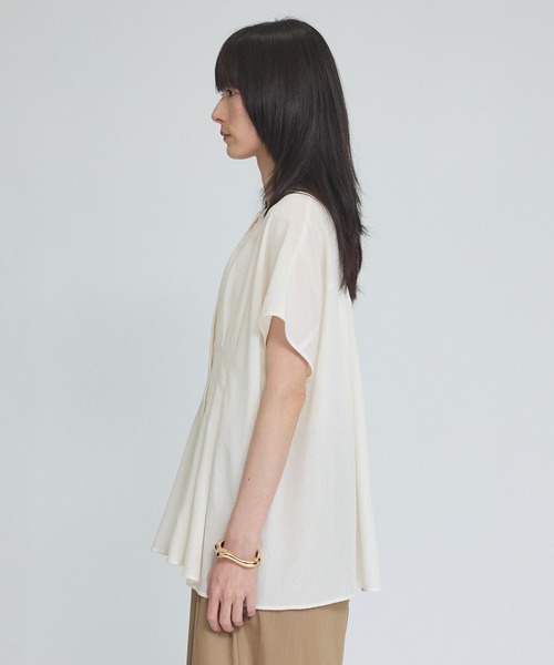 qualite(カリテ)の「ウエストタックブラウス 夏服 オフィスカジュアル きれいめ 羽織り(シャツ/ブラウス・レディース・ブラウン/オフホワイト/ブルー・フリー)」の12枚目の写真
