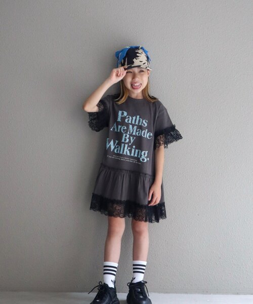 CIAOPANIC TYPY(チャオパニックティピー)の「【KIDS】かすれロゴレースレイヤードミニワンピチュニック(ワンピース・キッズ・チャコールグレー/アイボリー/グレー・110/150/130)」の6枚目の写真