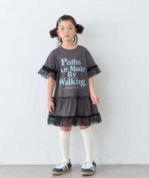 CIAOPANIC TYPY(チャオパニックティピー)の「【KIDS】かすれロゴレースレイヤードミニワンピチュニック(ワンピース・キッズ・チャコールグレー/アイボリー/グレー・110/150/130)」の10枚目の写真