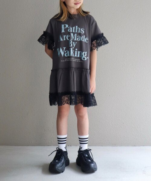CIAOPANIC TYPY(チャオパニックティピー)の「【KIDS】かすれロゴレースレイヤードミニワンピチュニック(ワンピース・キッズ・チャコールグレー/アイボリー/グレー・110/150/130)」の17枚目の写真