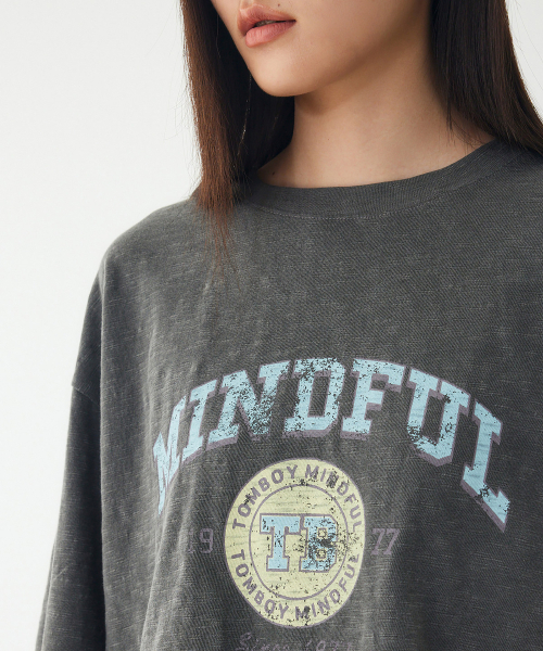STUDIO TOMBOY(スタジオトムボーイ)の「マインドフルグラフィックピグメントTシャツ_チャコール91F6222784(Tシャツ/カットソー・レディース・チャコール・OS)」の3枚目の写真