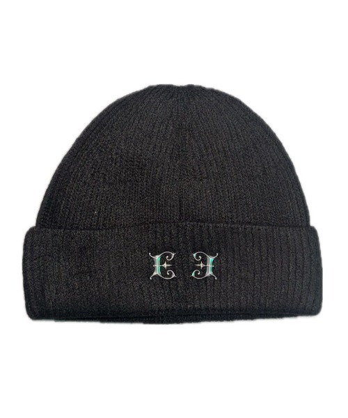 E RIN AI E(オリンアイ)の「【E RIN AI E】EE EMBLEM BASIC BEANIE / 【オリンアイ】EEエンブレムベーシックメタルロゴビーニー(ニットキャップ/ビーニー・メンズ・グレー/ブラック・ONE SIZE)」の5枚目の写真