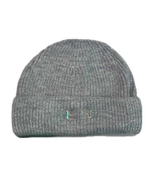 E RIN AI E(オリンアイ)の「【E RIN AI E】EE EMBLEM BASIC BEANIE / 【オリンアイ】EEエンブレムベーシックメタルロゴビーニー(ニットキャップ/ビーニー・メンズ・グレー/ブラック・ONE SIZE)」の7枚目の写真