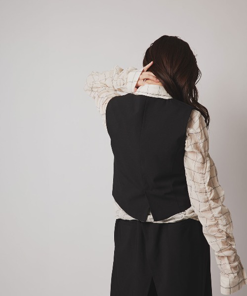 W:Huku(フーク)の「【W:Huku / ソフトタッチツイル】ノーカラー ベスト / Soft-Touch Twill No-Collar Vest(ベスト・レディース・ブラック/ベージュ系その他/ブラウン系その他/グレー系その他・FREE)」の15枚目の写真