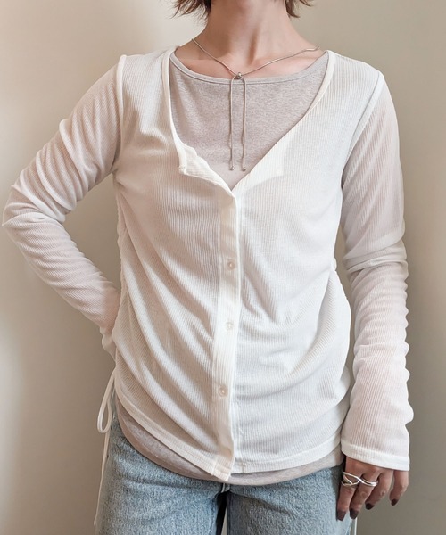 styiro(スタイロ)の「重ね着風シアーレイヤードリボンギャザーカットソーロンT 秋服 大人カジュアル(Tシャツ/カットソー・レディース・ホワイト/サックスブルー・M)」の1枚目の写真