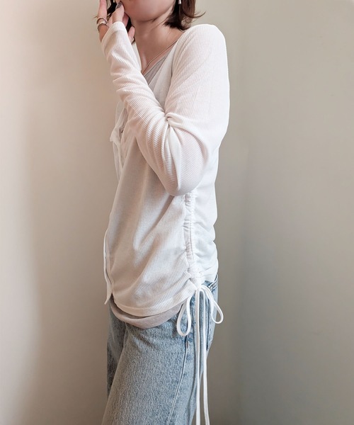 styiro(スタイロ)の「重ね着風シアーレイヤードリボンギャザーカットソーロンT 秋服 大人カジュアル(Tシャツ/カットソー・レディース・ホワイト/サックスブルー・M)」の6枚目の写真