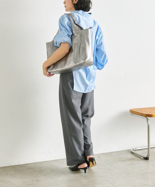 ear PAPILLONNER(イアパピヨネ)の「ワイドハンドルトートバッグ《本革/A4サイズ対応》(トートバッグ・レディース・ブラック/シルバー系その他・FREE)」の12枚目の写真