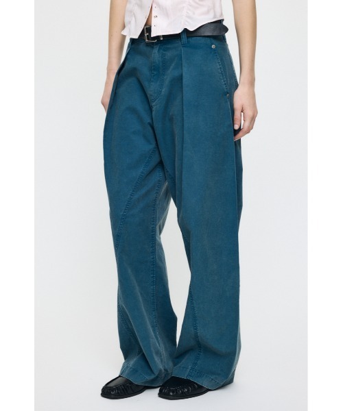 MOUSSY(マウジー)の「CURVE LINE TUCK パンツ(その他パンツ・レディース・カーキ/ベージュ・1)」の4枚目の写真