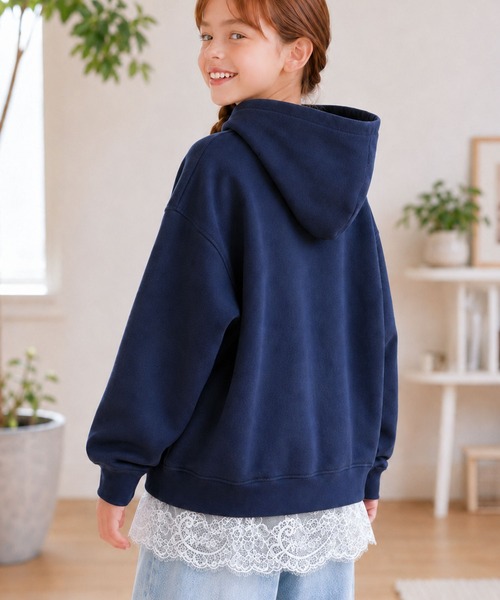 classicalelf(クラシカルエルフ)の「【キッズ】親子お揃いOK♪さらっと今っぽくなる 裾レースドッキングTシャツ(長袖)(Tシャツ/カットソー・キッズ・オフホワイト/ブラック/チャコール・140/160/120/100)」の20枚目の写真