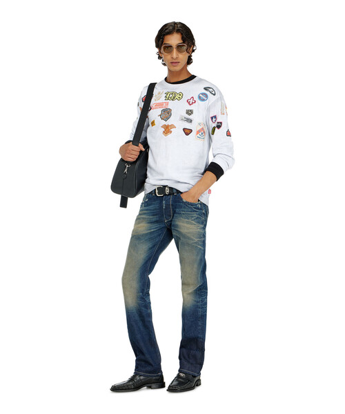 DIESEL(ディーゼル)の「メンズ 長袖Tシャツ T-NORME-LS-PATCHES(Tシャツ/カットソー・メンズ・ホワイト系その他/レッド系その他・MEDIUM/LARGE/X-LARGE/X-SMALL/SMALL/XXX-LARGE/XX-LARGE)」の4枚目の写真