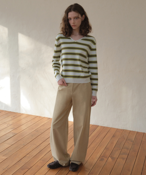 OURNOSTALGIA(アワー ノスタルジア)の「Bizo Buckle Cotton Pants_Beige(O26PT01)(その他パンツ・レディース・Beige・MEDIUM/SMALL)」の2枚目の写真