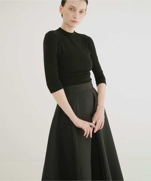 CLANE（クラネ）の「MOCK NECK MID SLEEVE TOPS（Tシャツ/カットソー・レディース・レッド/ブラック/ホワイト・1/2）」の11枚目の写真
