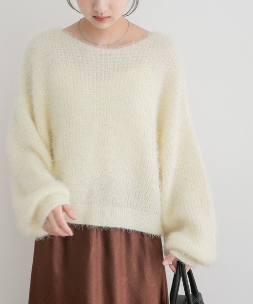 ITEMS URBANRESEARCH(アイテムズ アーバンリサーチ)の「シャギーボリュームスリーブニット(ニット/セーター・レディース・レッド/オフホワイト/ブラウン/ネイビー・FREE)」の12枚目の写真