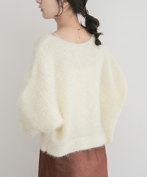 ITEMS URBANRESEARCH(アイテムズ アーバンリサーチ)の「シャギーボリュームスリーブニット(ニット/セーター・レディース・レッド/オフホワイト/ブラウン/ネイビー・FREE)」の13枚目の写真