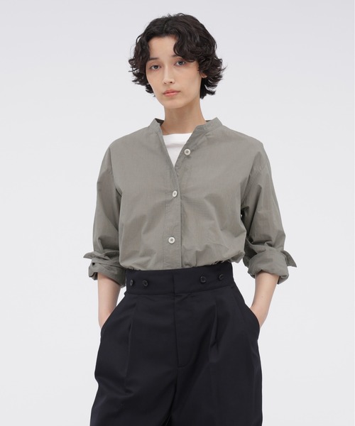 MHL.(エムエイチエル)の「END ON END WEAVE COTTON(シャツ/ブラウス・レディース・モカ/セージグリーン・1/2)」の2枚目の写真