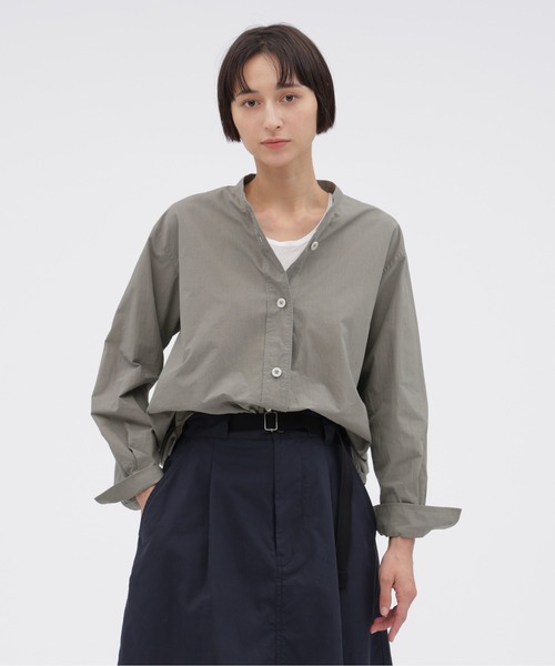 MHL.(エムエイチエル)の「END ON END WEAVE COTTON(シャツ/ブラウス・レディース・モカ/セージグリーン・1/2)」の8枚目の写真