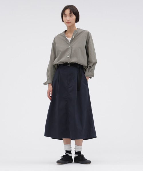 MHL.(エムエイチエル)の「END ON END WEAVE COTTON(シャツ/ブラウス・レディース・モカ/セージグリーン・1/2)」の9枚目の写真