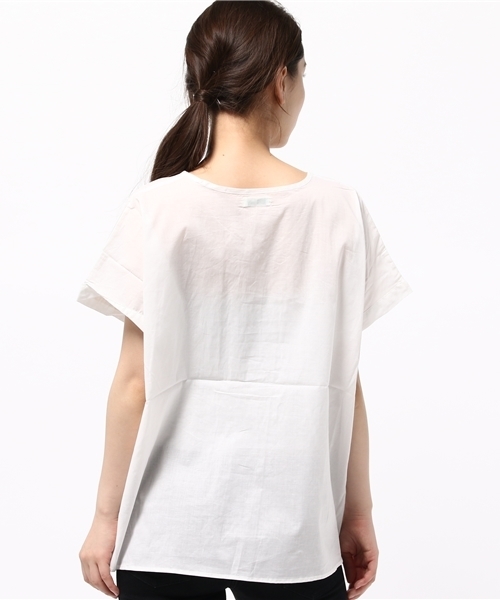 earth music&ecology(アースミュージックアンドエコロジー)の「Vネック刺繍半袖ブラウス(シャツ/ブラウス・レディース・オフホワイト/オレンジ/ネイビー・FREE)」の6枚目の写真