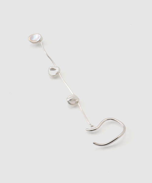 IENA(イエナ)の「Reflection/リフレクション EAR CUFF イヤーカフ REBMEC004SV(イヤーカフ・レディース・シルバー・FREE)」の3枚目の写真