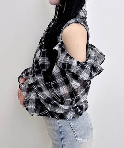 INGNI（イング）の「ベルト付チェック柄フリル肩あきブラウス（シャツ/ブラウス・レディース・ブラック系/ブラウン系その他2・M）」の5枚目の写真